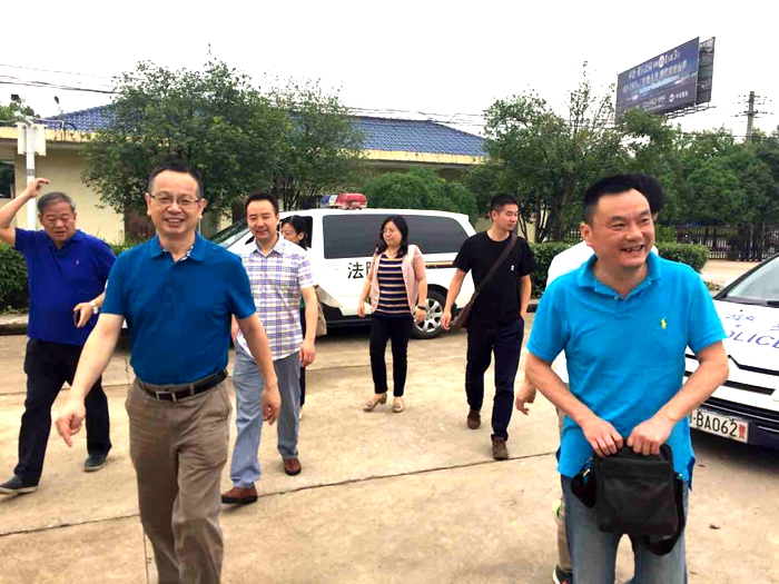 陪同参阅.jpg